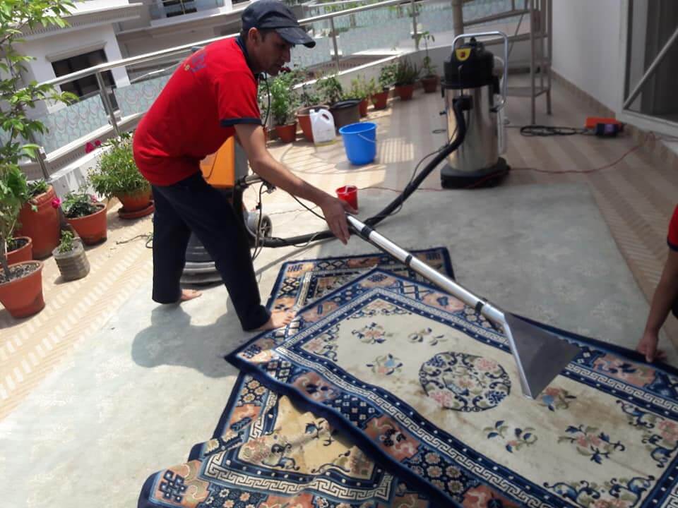 Hot water extraction carpet cleaning 